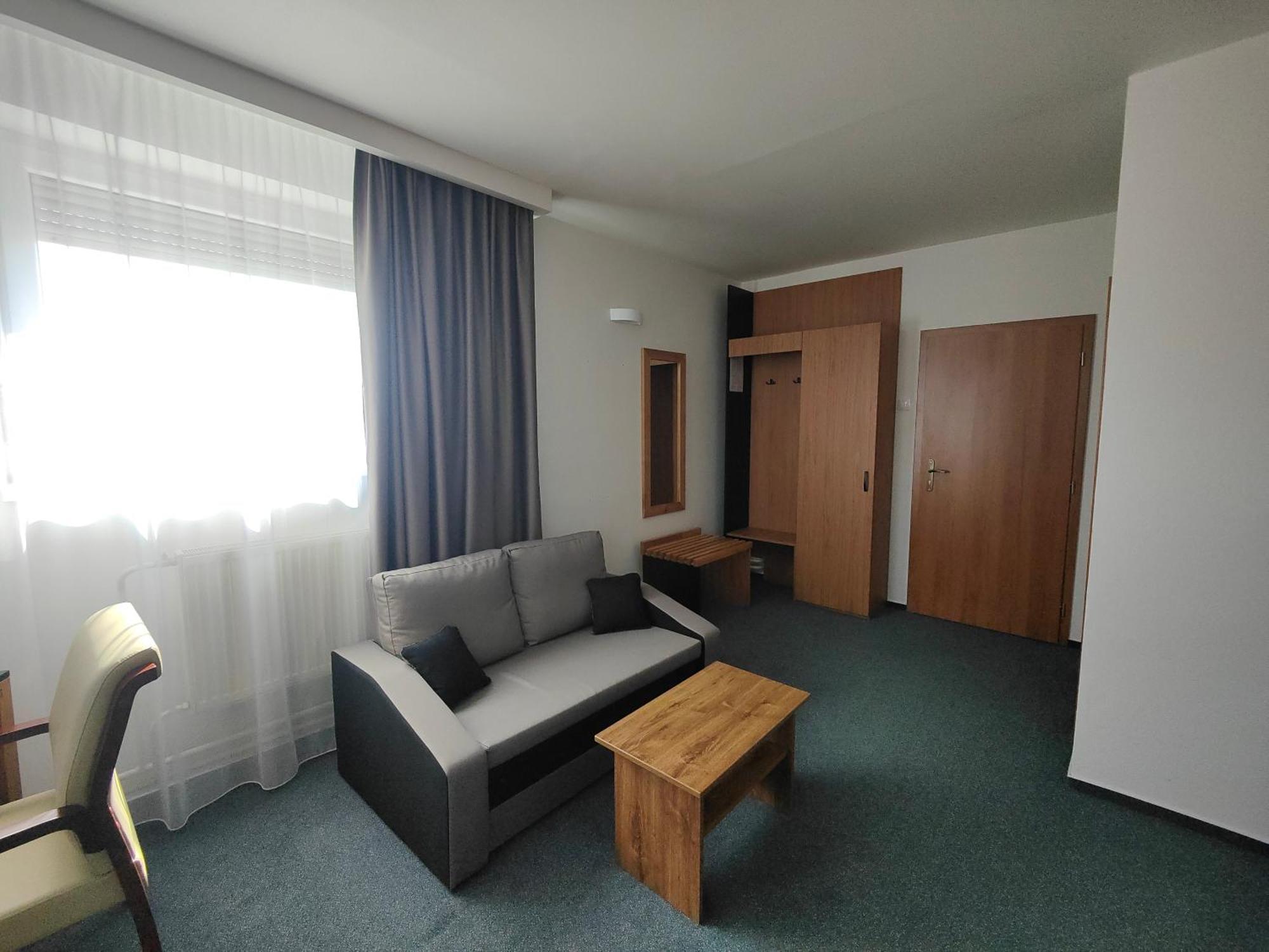 Hotel P7 Lučenec Exterior foto